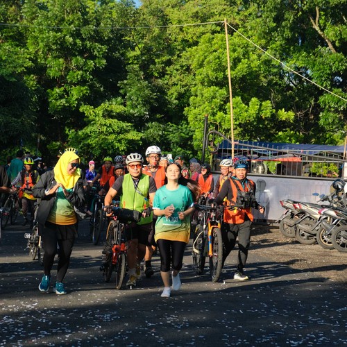 Race photo from BAUR RUN 2025