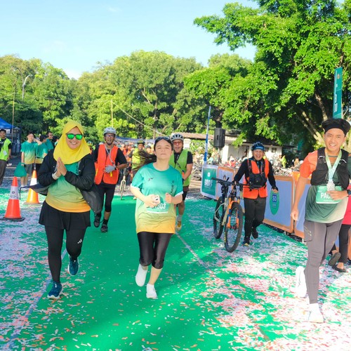 Race photo from BAUR RUN 2025