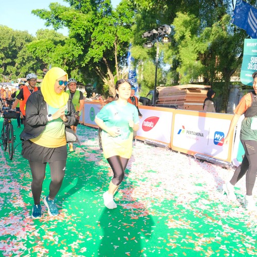 Race photo from BAUR RUN 2025