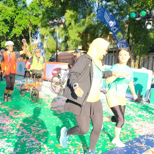 Race photo from BAUR RUN 2025