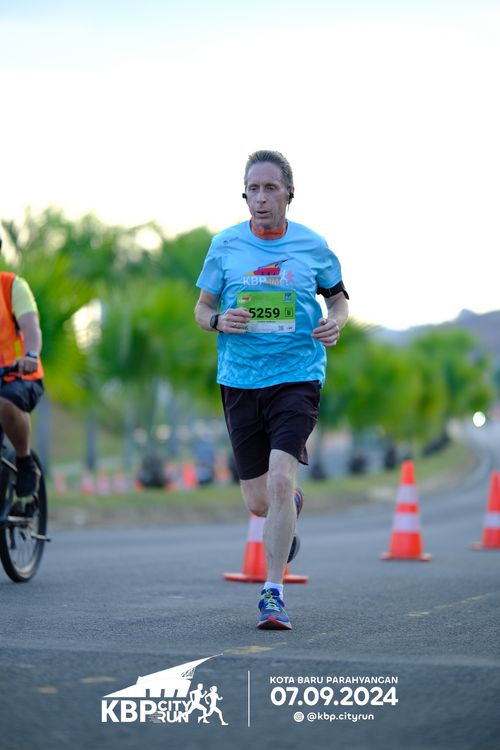 Race photo from KBP City Run 2024