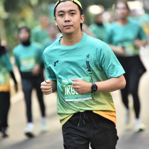 Race photo from BAUR RUN 2025