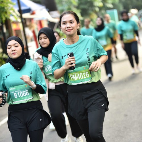 Race photo from BAUR RUN 2025