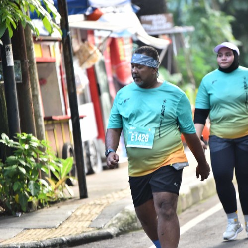 Race photo from BAUR RUN 2025