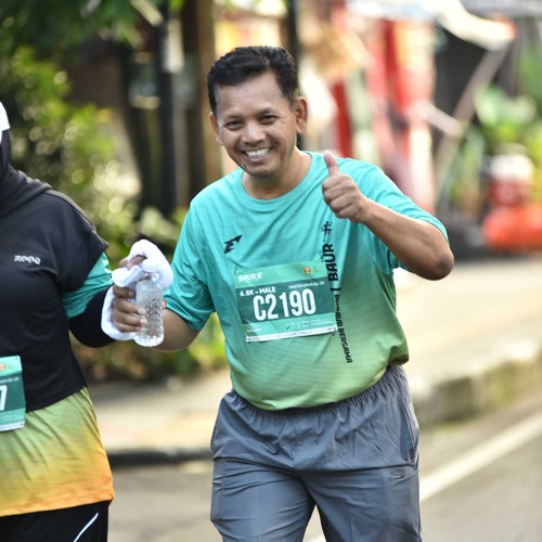 Race photo from BAUR RUN 2025