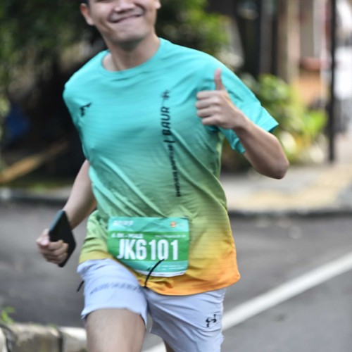 Race photo from BAUR RUN 2025