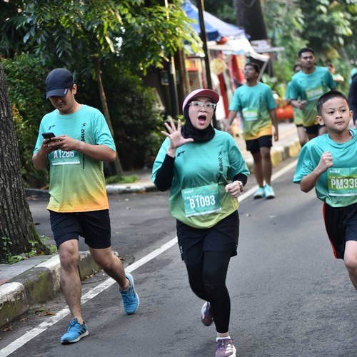 Race photo from BAUR RUN 2025