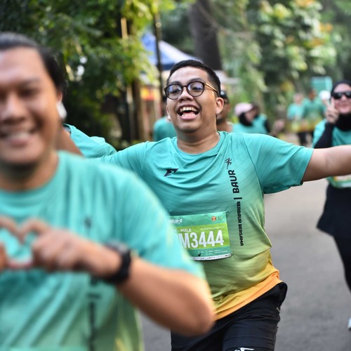 Race photo from BAUR RUN 2025