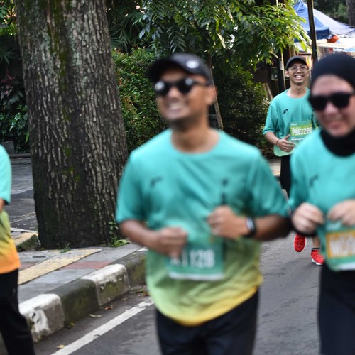 Race photo from BAUR RUN 2025