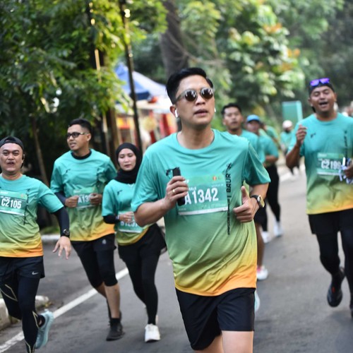 Race photo from BAUR RUN 2025
