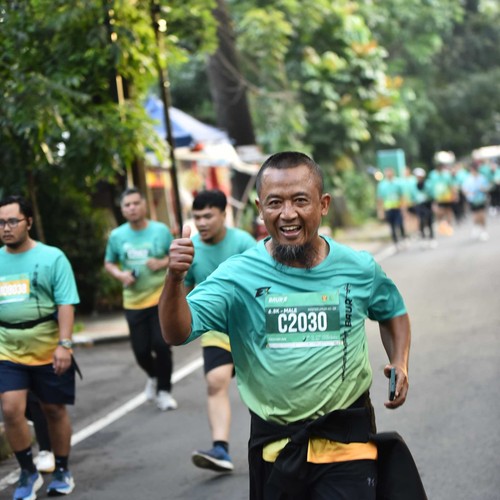 Race photo from BAUR RUN 2025