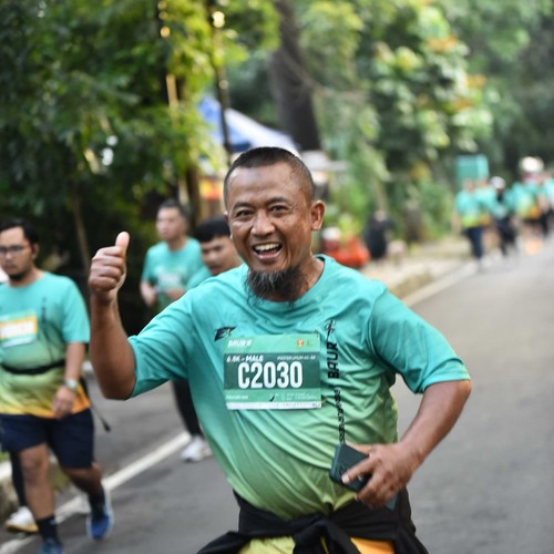 Race photo from BAUR RUN 2025