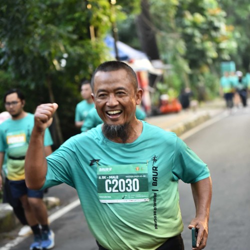 Race photo from BAUR RUN 2025