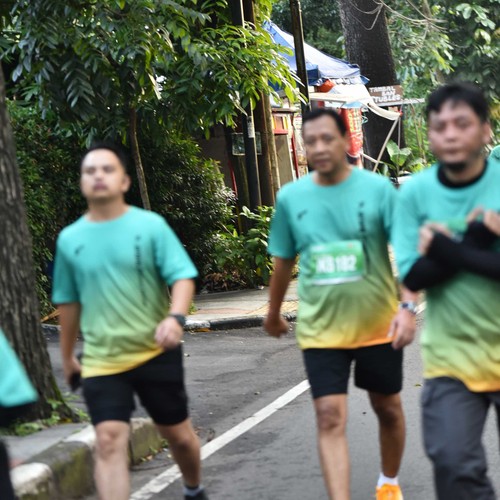 Race photo from BAUR RUN 2025