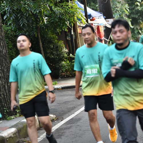 Race photo from BAUR RUN 2025