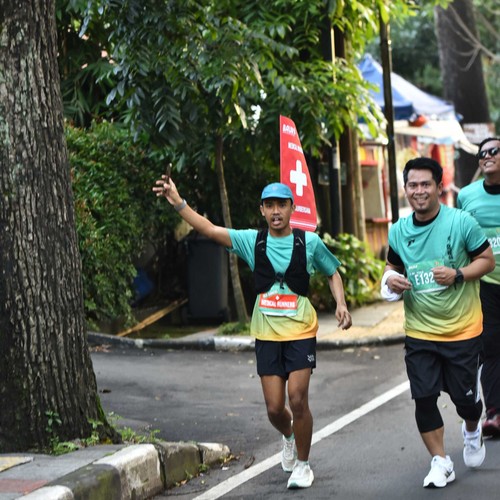 Race photo from BAUR RUN 2025