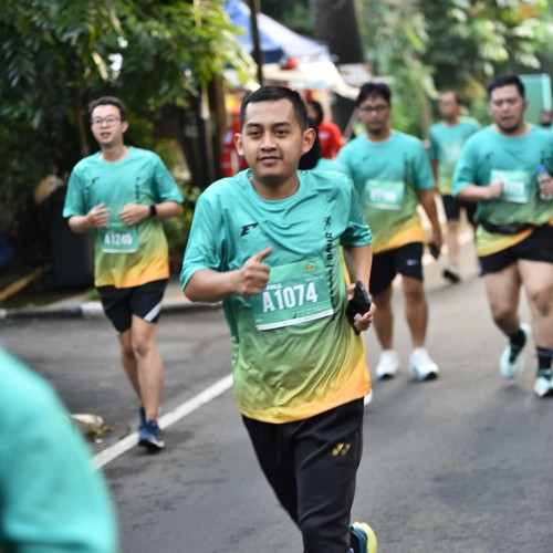 Race photo from BAUR RUN 2025