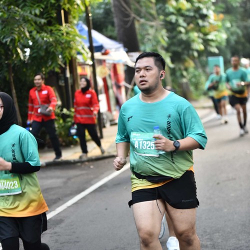 Race photo from BAUR RUN 2025