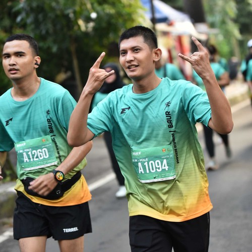 Race photo from BAUR RUN 2025