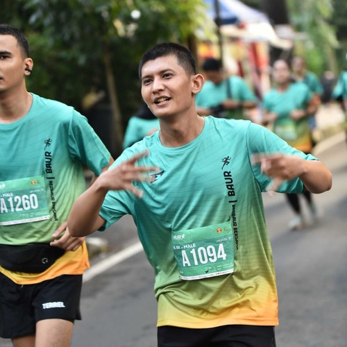 Race photo from BAUR RUN 2025