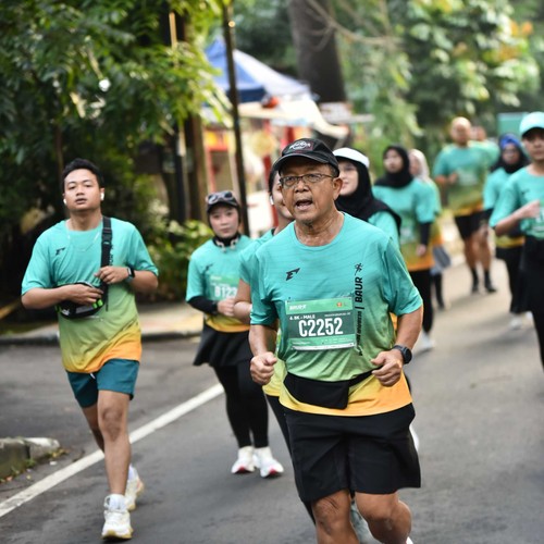 Race photo from BAUR RUN 2025