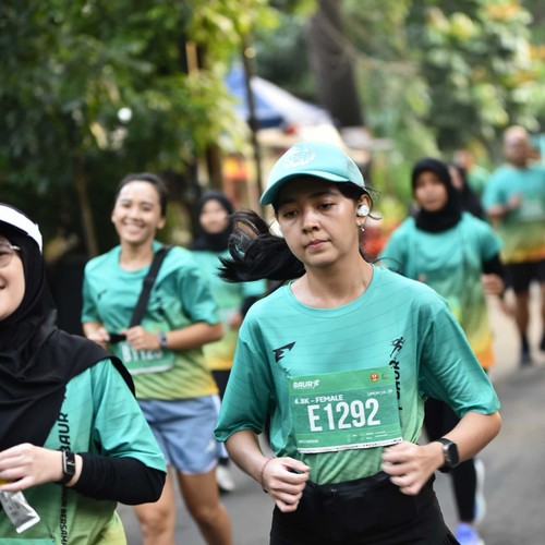 Race photo from BAUR RUN 2025