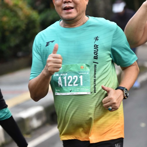 Race photo from BAUR RUN 2025