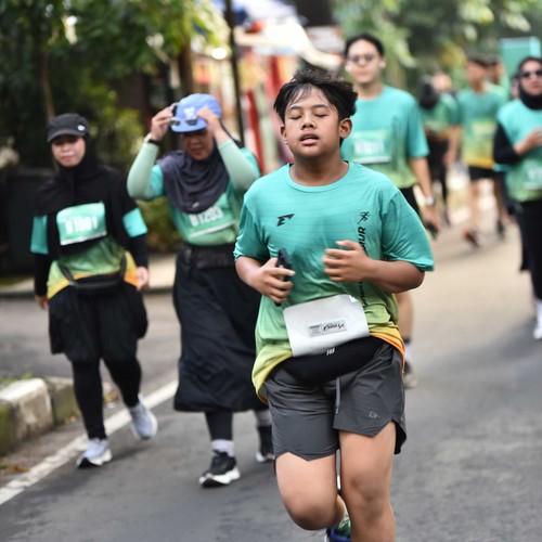 Race photo from BAUR RUN 2025