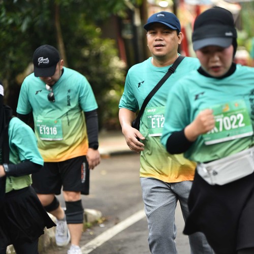 Race photo from BAUR RUN 2025