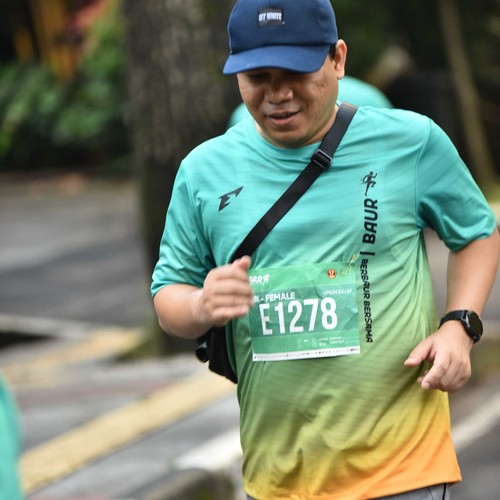 Race photo from BAUR RUN 2025