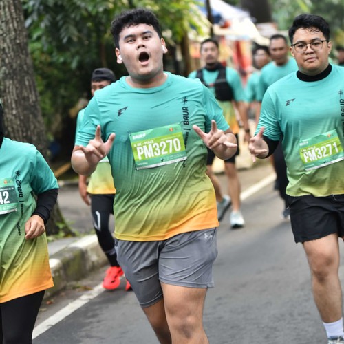 Race photo from BAUR RUN 2025