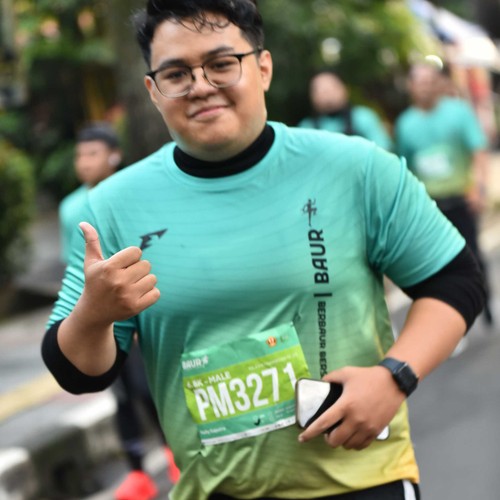 Race photo from BAUR RUN 2025