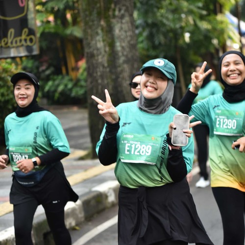 Race photo from BAUR RUN 2025