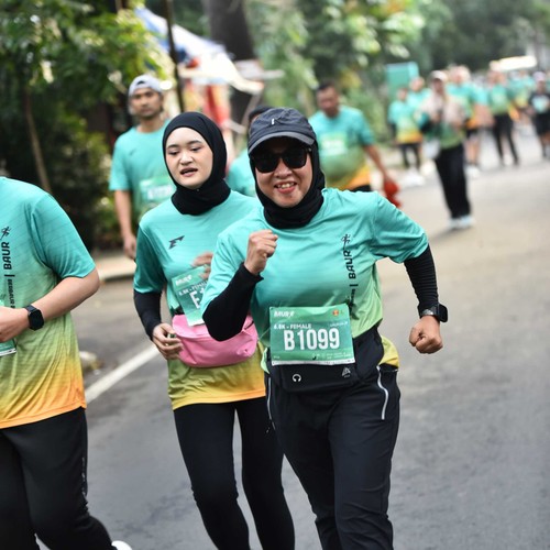 Race photo from BAUR RUN 2025