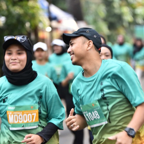 Race photo from BAUR RUN 2025