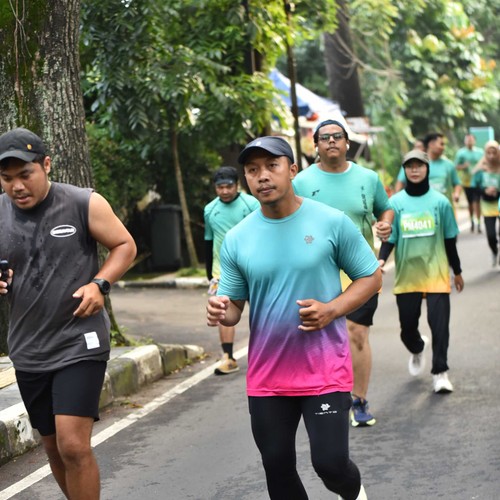 Race photo from BAUR RUN 2025