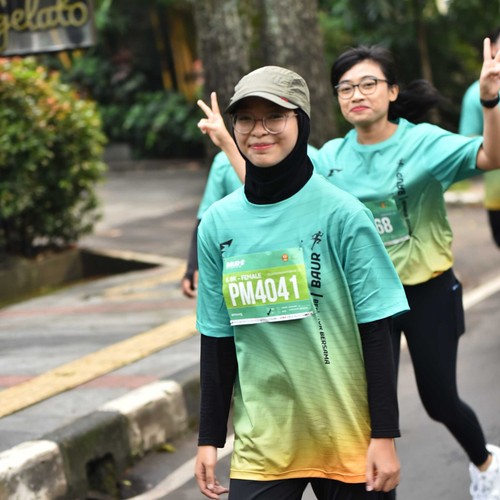 Race photo from BAUR RUN 2025