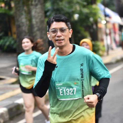 Race photo from BAUR RUN 2025