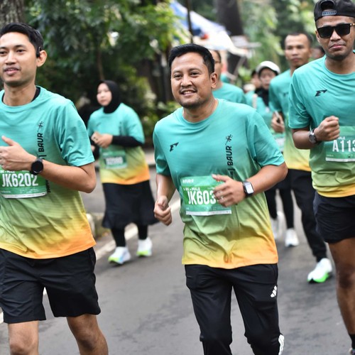 Race photo from BAUR RUN 2025