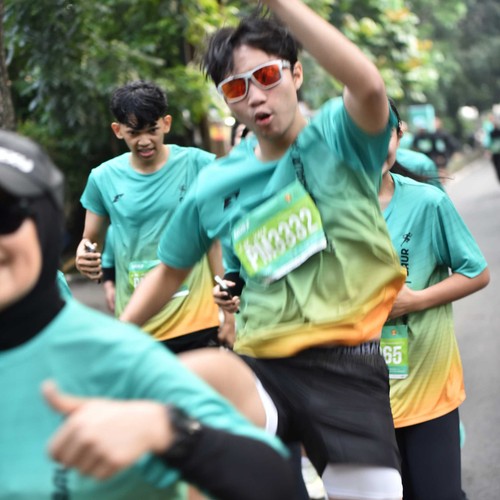 Race photo from BAUR RUN 2025