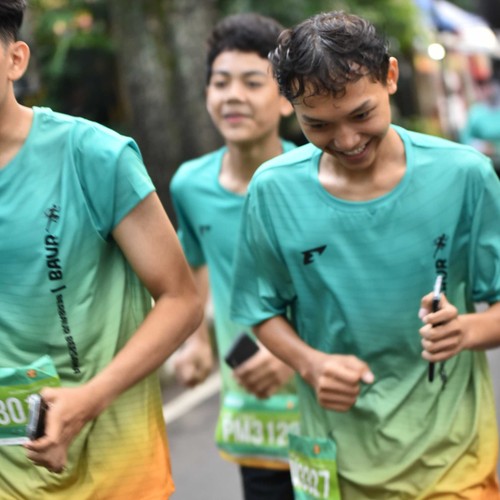 Race photo from BAUR RUN 2025