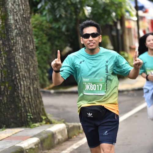 Race photo from BAUR RUN 2025
