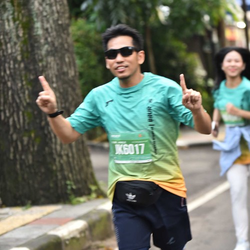 Race photo from BAUR RUN 2025
