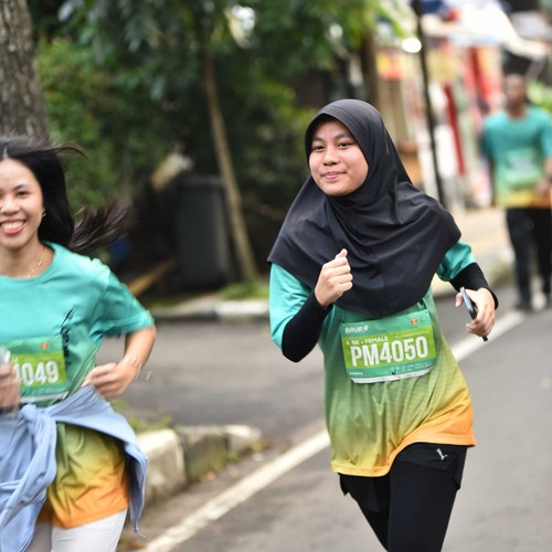 Race photo from BAUR RUN 2025