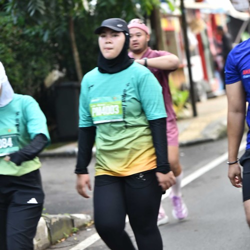 Race photo from BAUR RUN 2025