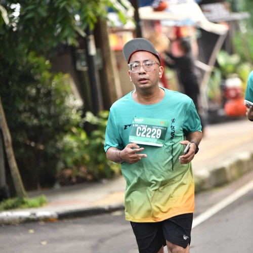 Race photo from BAUR RUN 2025