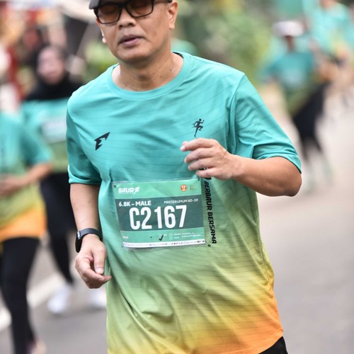 Race photo from BAUR RUN 2025