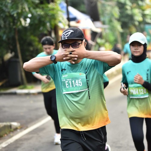 Race photo from BAUR RUN 2025