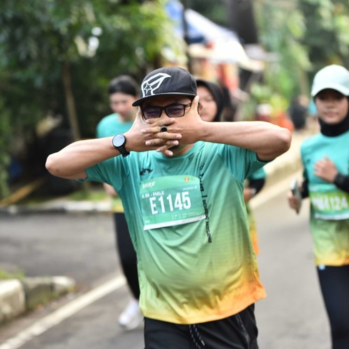 Race photo from BAUR RUN 2025