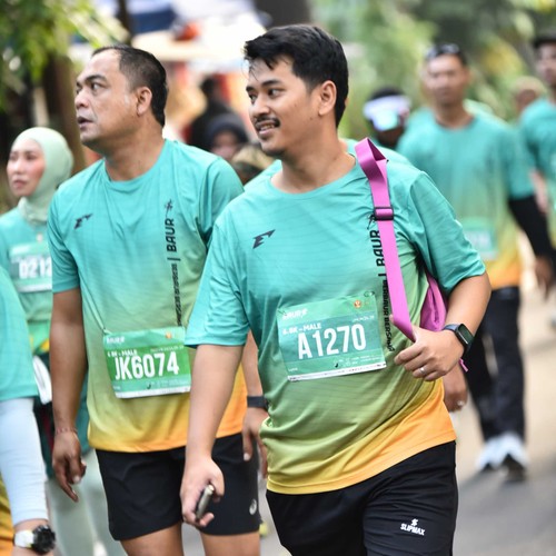 Race photo from BAUR RUN 2025